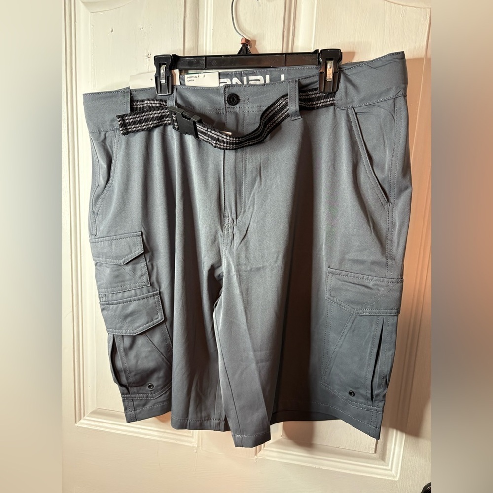 Denali Shorts Mens 40 Gray Stretch Hybrid Cargo Pockets Performance Stretch NWT